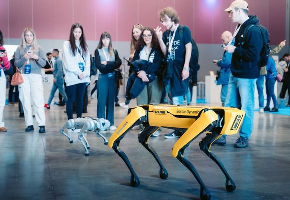 Prototipi Tech e robot quadrupedi